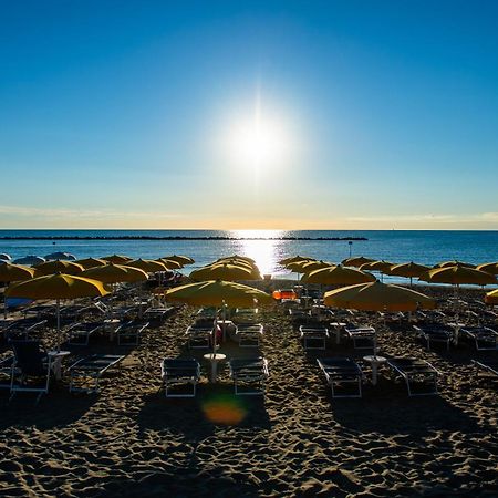 Hotel Holiday Мартінсікуро Екстер'єр фото