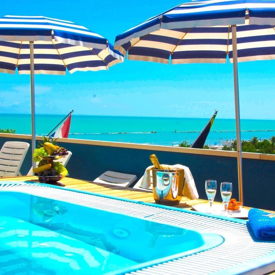 Hotel Holiday Мартінсікуро Екстер'єр фото