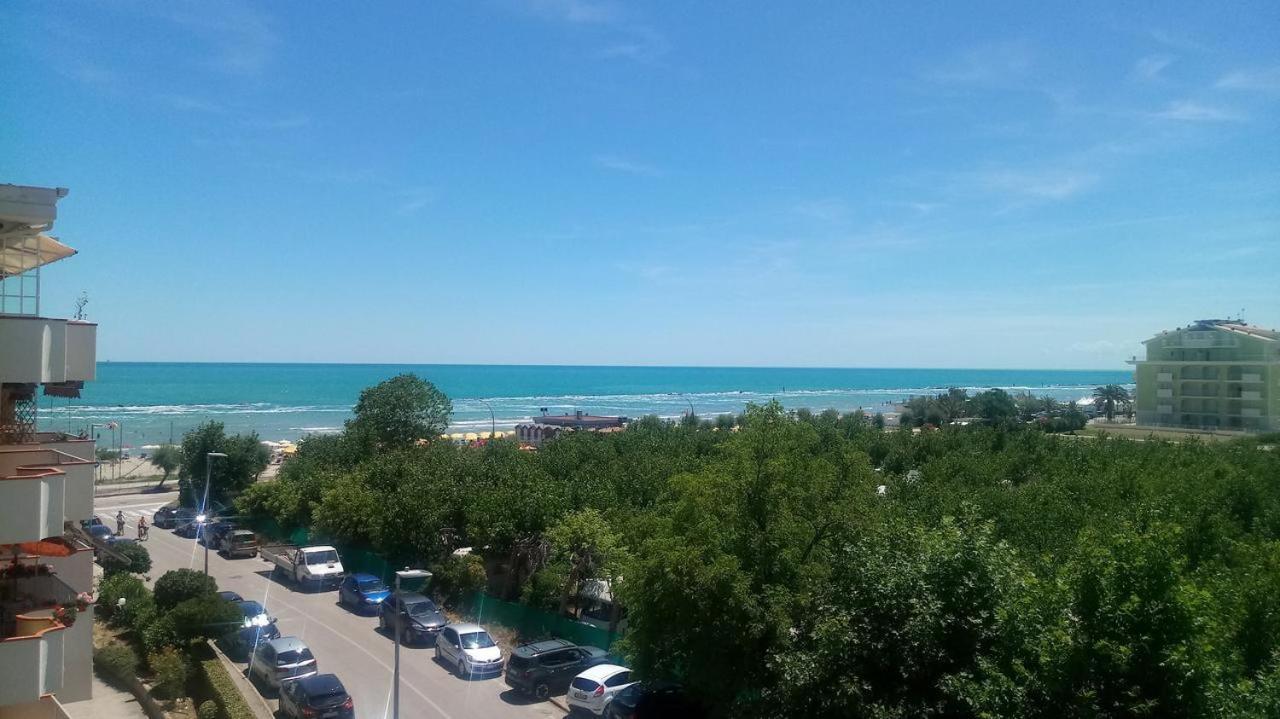 Hotel Holiday Мартінсікуро Екстер'єр фото