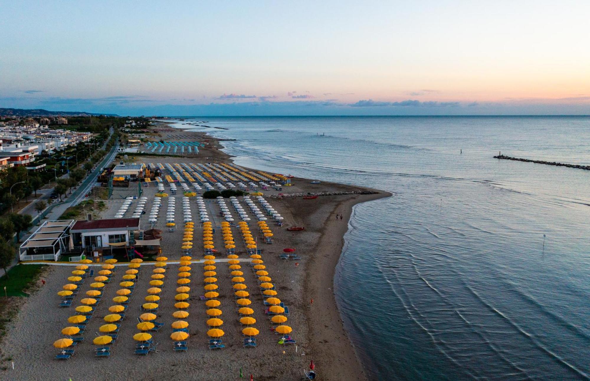 Hotel Holiday Мартінсікуро Екстер'єр фото