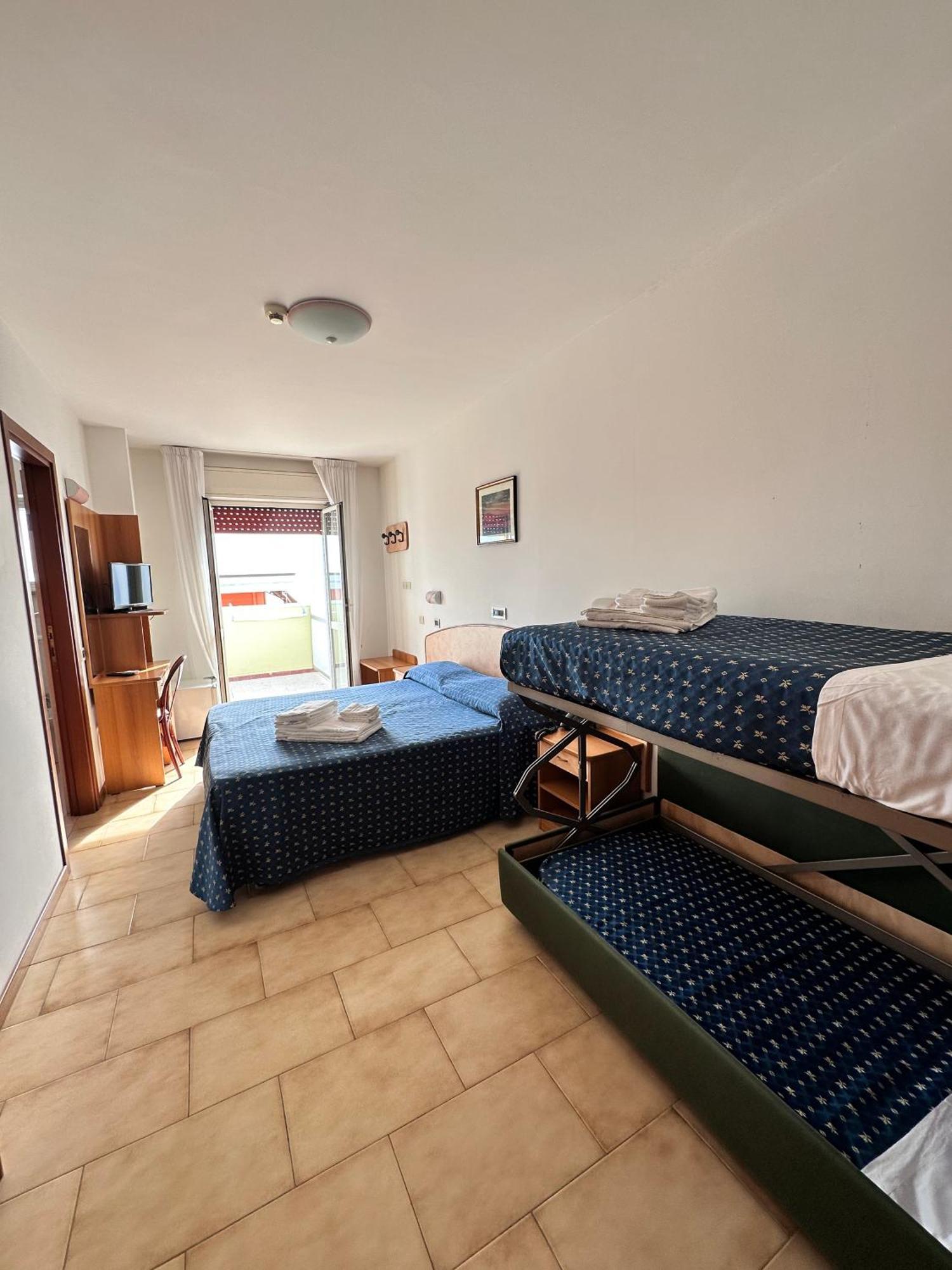 Hotel Holiday Мартінсікуро Номер фото