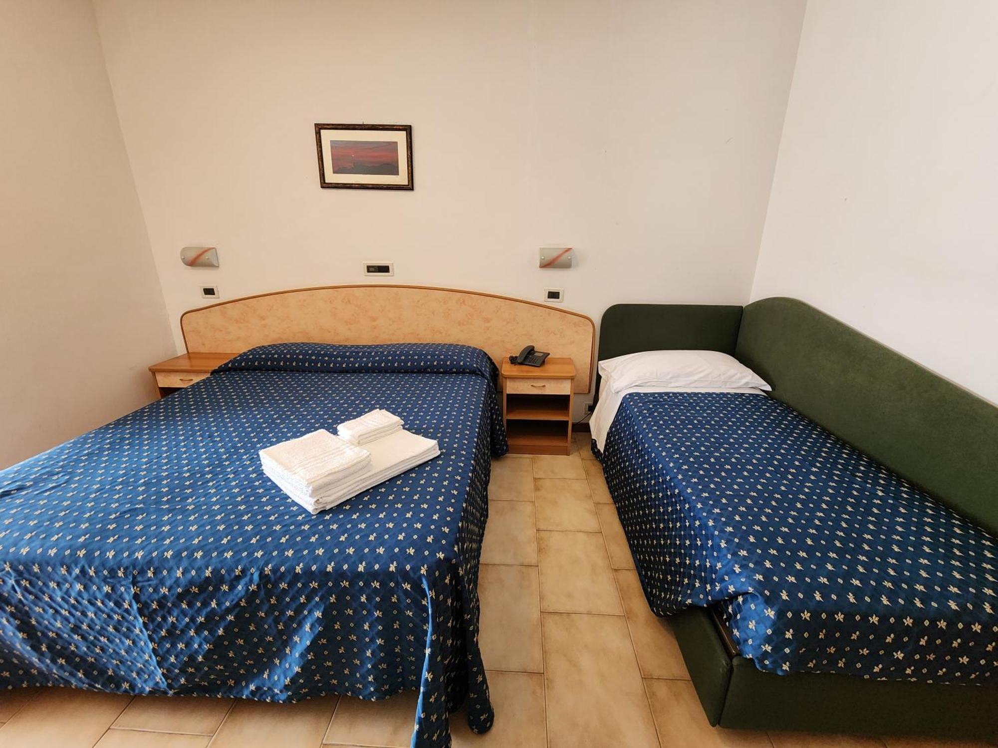 Hotel Holiday Мартінсікуро Номер фото
